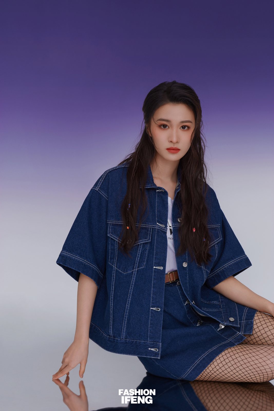 王楚然朦胧感花间大片释出 氛围感美女上线